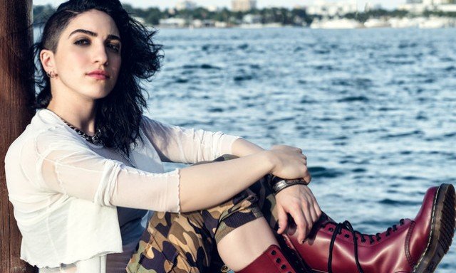 Emily Estefan lanza su nuevo sencillo Regins (Every Night)