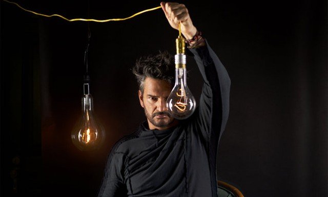 Ricardo Arjona “APAGUE LA LUZ Y ESCUCHE”